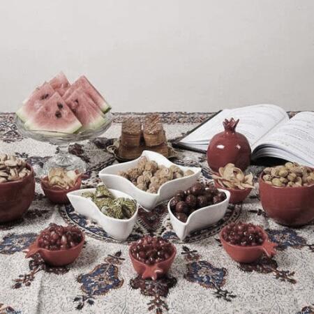 اهنگ چه قشنگه اون عشقی که تو یلدا پا بگیره با صدای زن