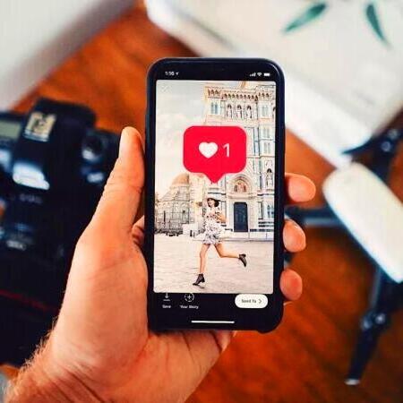 اهنگ توی اکسپلور دارم میشم آن ریپیت پخش