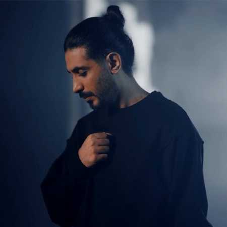 کسری زاهدی آی دونه دونه دونه دونه نم اشکام روی گونه